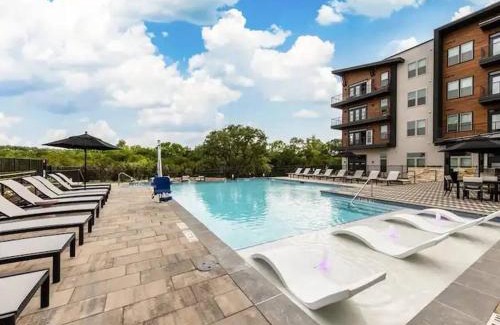West Oak Hill Apartamento | Urban Oasis 2BD 2BR Apartment