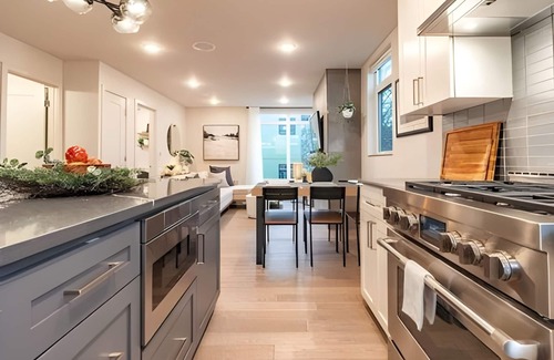 Mount Baker Casa | Urban Oasis: 3BR3BTH w/Rooftop and View, Fireplace