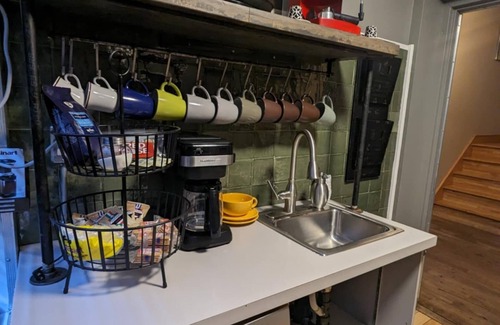 Cornwall Apartamento | Urban Oasis: 4BR Rooftop Retreat With Hot Tub