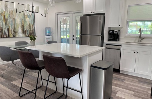 Brandon Casa | Urban oasis mins to Airport, Downtown Tampa with Free WIFI and parking