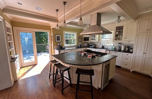 East Queen Anne Casa | Urban Oasis on the top of Queen Anne Hill