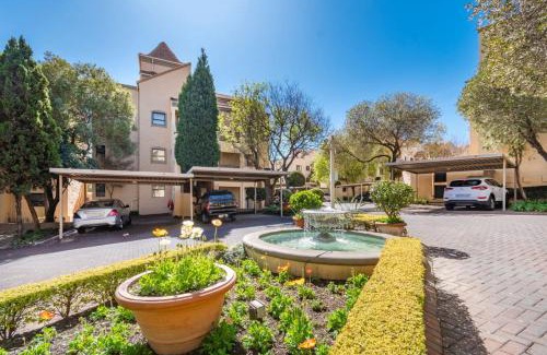 Lone Hill Apartamento | Urban Oasis Studio with balcony in Fourways