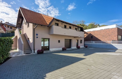 Zagreb Apartamento | Urban Oasis With Terrace And Parking