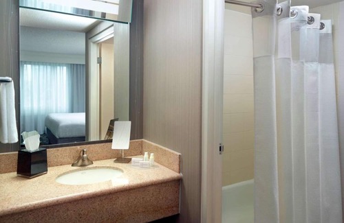 Home Park Hotel | Urban Retreat in Midtown Atlanta! 3 Comfortable Units! Seasonal Pool Onsite!