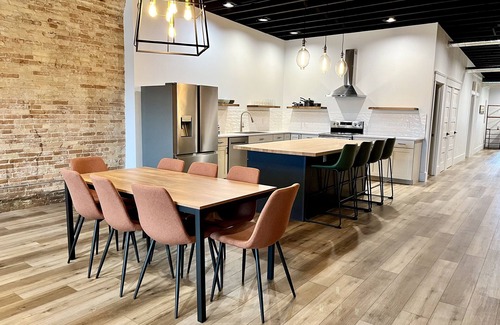 Niles Apartamento | Urban Suites at Gather - 3rd Floor 3 Bedroom