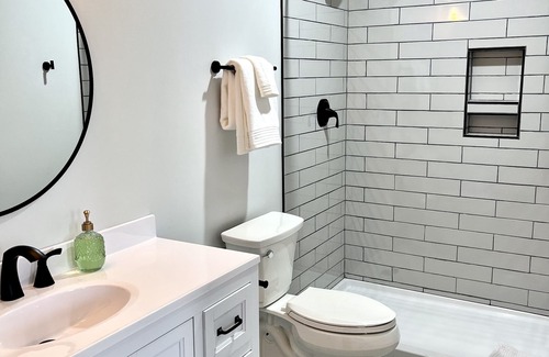 Niles Apartamento | Urban Suites at Gather - 3rd Floor 3 Bedroom