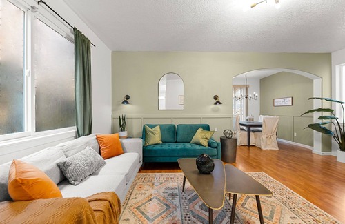 Powellhurst-Gilbert Casa | Urban Verdant Nest in SE PDX 4th bedroom/office/20 mins to PDX airport
