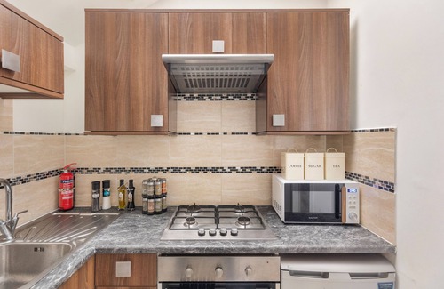 Cripplegate Apartamento | Urban Vibes, Modern 2BR Flat in Prime London Spot