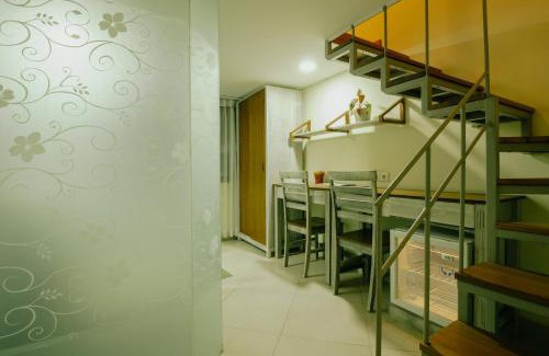Palmerah Casa | Urbanest Inn House Slipi