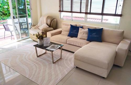 Sai Mai Casa | UrbanLoft Sukhumvit 5BR Bangkok 5 min BKK Hospital