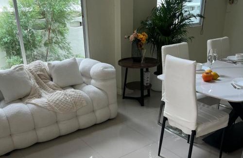 Sai Mai Casa | UrbanLoft Sukhumvit 5BR Bangkok 5 min BKK Hospital