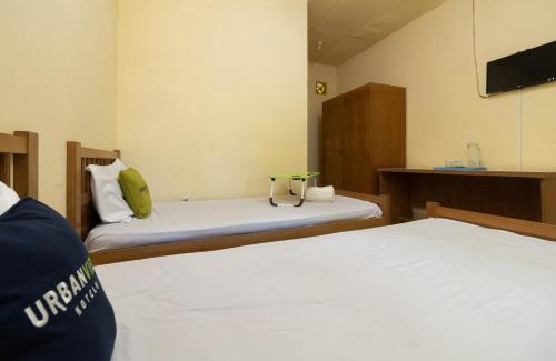 Cisarua Hotel | Urbanview Hotel Griya Astoeti 2 Cisarua Puncak