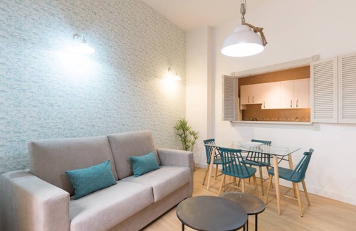 La Merced Apartamento | Urbe10 Plaza de la Merced 1 Bedroom Apartment (2A)