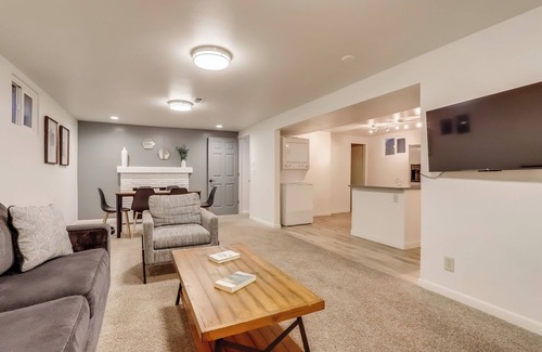 Arvada Casa | Urbex | Boulder | Denver | Golden | Dog Friendly | Fenced Yard | Lower Duplex Unit | Extended Stay