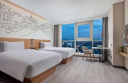 Yu Hua Tai Hotel | UrCove By Hyatt Nanjing South Railway