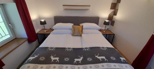 Bad Hofgastein Apartamento | Urlaub am Krausberghof, Apartment mit Balkon und Parkplatz, Aufenthaltsraum, Sauna und Infrarotkabine, inmitten der Natur, kostenfreie Kaffeekapseln, 6 Fahrminuten zur Alpentherme Gastein und zur Schlossalmbahn, Spielplatz, großer Gartenbereich