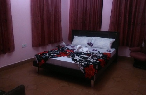 Uroa Hotel | Uroa White House Inn