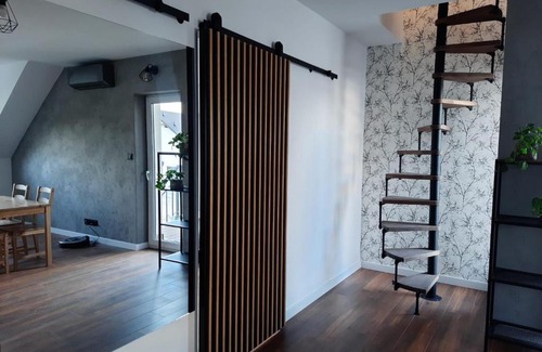 Kornik Apartamento | Uroczy apartament z dostępnym parkingiem