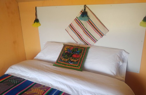 Puno Cabina | Uros Balsero