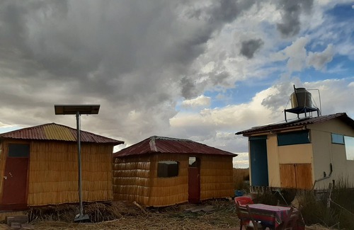 Puno Cabaña | Uros Quechua Lodging & Experience