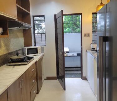Mandurriao Casa | US 1975 monthly for furnished HOUSE and brand new CAR in Exclusive Neighborhood