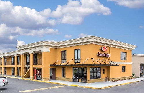 Savannah Hotel | Econo Lodge Midtown