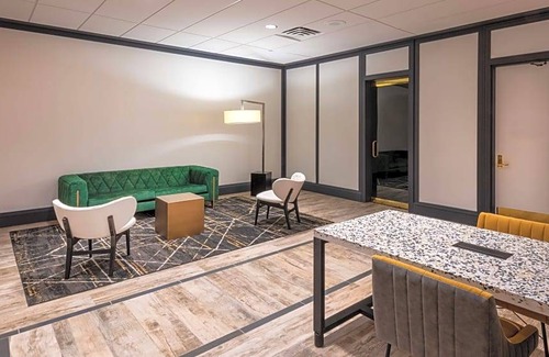 Central Business District Hotel | DoubleTree by Hilton Newark Penn Station