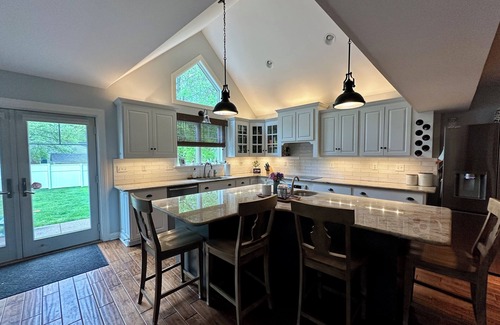 Dark Hollow Woods Casa | US Open at Oakmont - 6 Bedroom Home 3 blocks from Oakmont Country Club