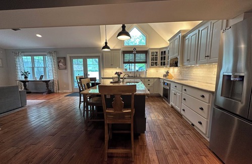 Dark Hollow Woods Casa | US Open at Oakmont - 6 Bedroom Home 3 blocks from Oakmont Country Club