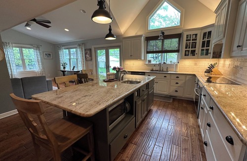 Dark Hollow Woods Casa | US Open at Oakmont - 6 Bedroom Home 3 blocks from Oakmont Country Club
