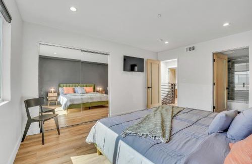Sherman Oaks Casa | Luxe Townhome Newly-Built