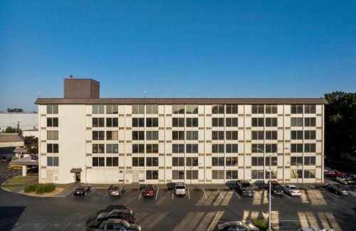 Southern Shops Hotel | USA Economy Lodge