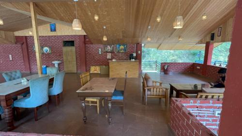 Banjar Complejo | Usha River Side Resort