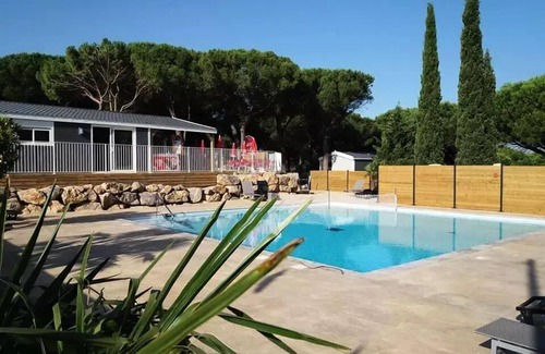 Bizanet Casa | Ushuaïa Villages Camping Figurotta *** - Mobile Home Le Ciel 32m² - 2 bedrooms + air conditioning + TV + uncovered terrace 6 people