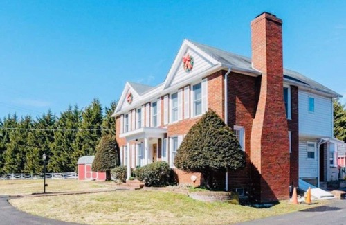 Annapolis Casa | USNA Stay w/ Private Pool, Indoor Soft Hot Tub, King Beds, & CHILD FRIENDLY GEAR