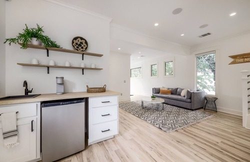 Austin Casa | UT Football Fave - Fire Pit, Hot Tub, Pool, Patios