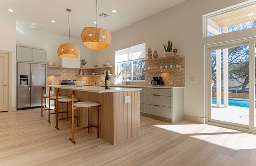 Parker Lane Casa | UT Football Fave - Pool, Hot Tub, BBQ Grill!