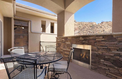 St. George Condominio | Utahs Beauty w/ Desert & Mtn Views