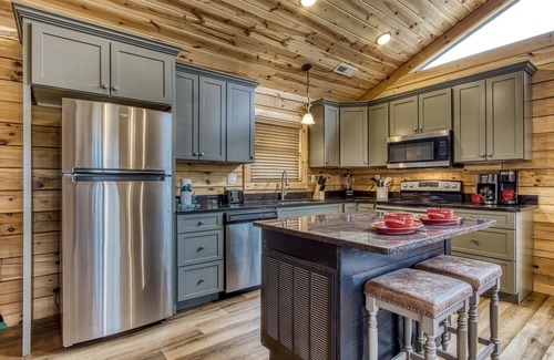 Sevierville Cabina | Uwohali - New 3 Bedroom 2 1/2 Bath - New Construction! 3 Cabin by Redawning