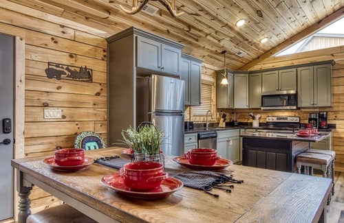 Sevierville Cabina | Uwohali - New 3 Bedroom 2 1/2 Bath - New Construction! 3 Cabin by Redawning
