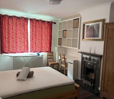 Brunel Casa | Uxbridge Brunel Uni En-suite Room 2