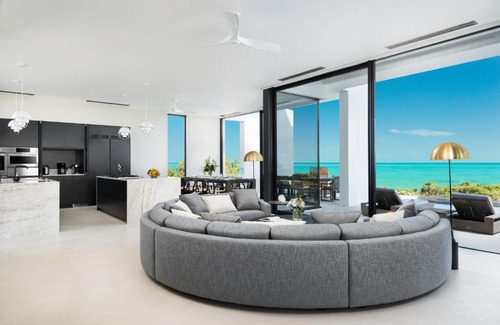 Long Bay Hills Villa | UXUE Villa