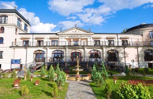 Augustow Complejo | Uzdrowisko Sanatorium Augustów Pałac na wodzie Falkowski