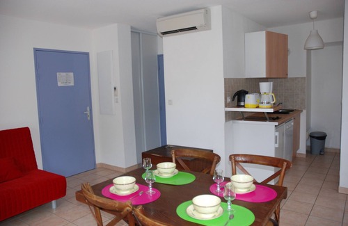 Uzes Apartamento | UZES APPART HOTEL