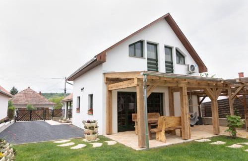 Balatonendred Apartamento | Vályog Vendégház