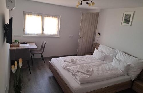 Csesznek Casa | Vár-Völgye Vendégház