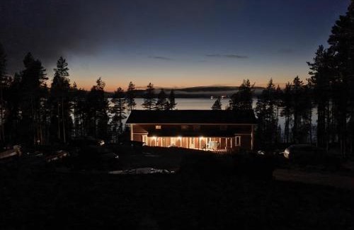 Inari Casa | Väre Holiday Home - lakeside relaxation point