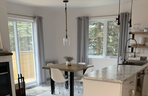Bromont Condominio | Vélo-In / out Ski in / out I rent you my little home!