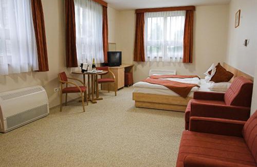 Veszprem Hotel | Völgyikút Ház