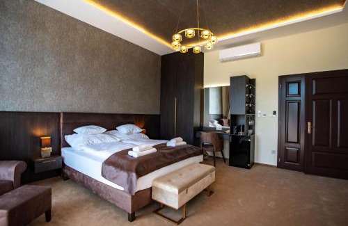 Balatonalmadi Casa | Vöröskő Villa -ELNÖKI szauna és jakuzzi használattal